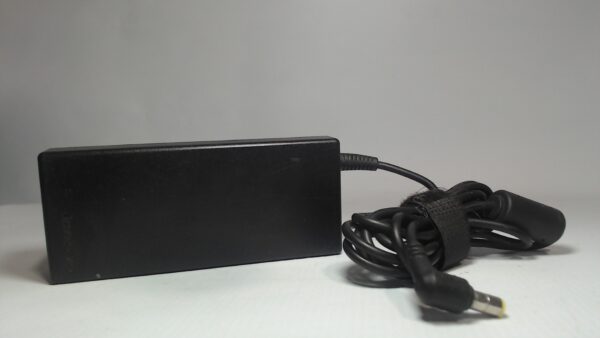 Cargador Lenovo Punta redonda 120W