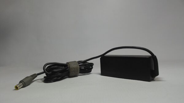 Cargador Lenovo Punta redonda 65W - Image 3